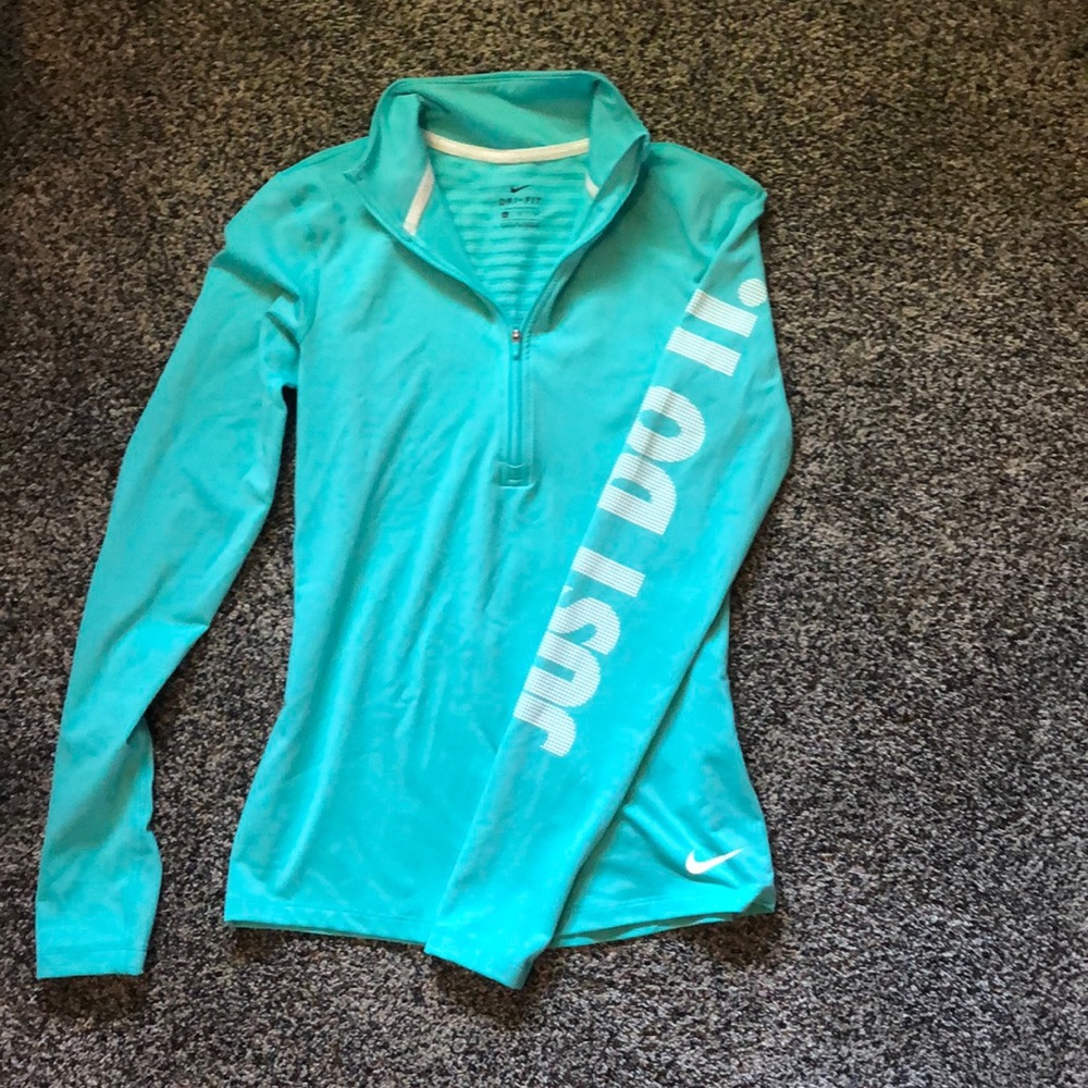 Nike size small pullover